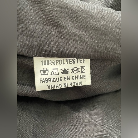 NWT - Black Button Down Blouse with White Piping - size M - Picture 7 of 7